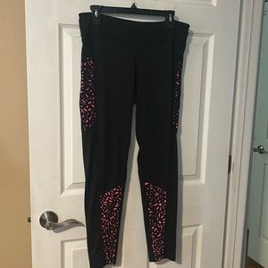 Live Love Dream black and pink leggings.